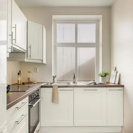 Dinbnb Style - 200m To Torgalmenningen Lägenhet *